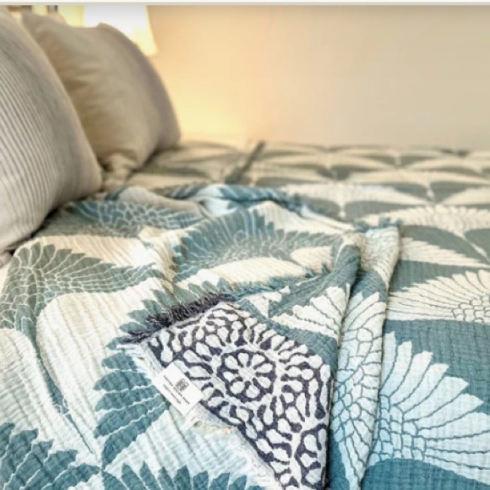 Luxury Bedspread King Organic Muslin Quilted Crinkle 2 Side FLiPSiDE Teal Crane - Picture 15 of 15